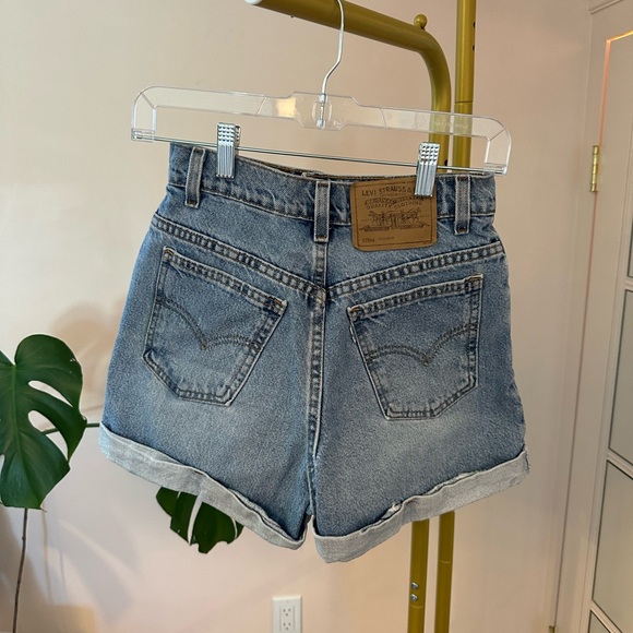 Vintage Levi 910 Jean Shorts- Size 3 - Picture 2 of 2